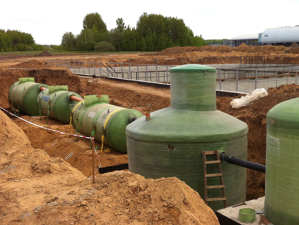 Система дождевой канализации предприятия, с очисткой дождевых стоков на очистные сооружениях